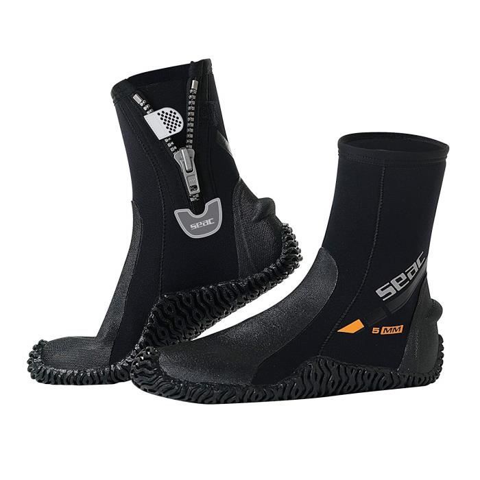 Seac Bottillon/Chausson Basic Hd 5 mm avec Zip - Semelle Semi-Rigide Vulcanisée - Pied protegé et Haut Comfort pendant Seac Bottillon/Chausson Basic Hd 5 mm avec Zip - Semelle Semi-Rigide Vulcanisée - Pied protegé et Haut Comfort pendant