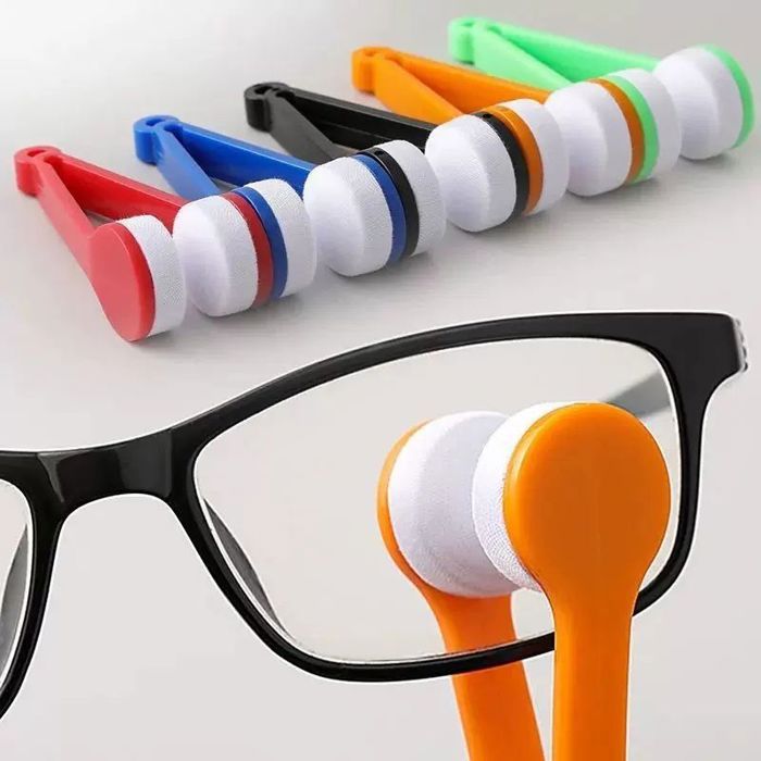 Lot de 5 Nettoyeurs Mini Lunettes Microfibre avec Brosse Douce Clip Portable pour Eyeglass Sunglasses Écran Téléphone