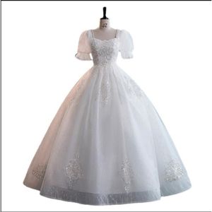 ROBE DE MARIÉE Nouvelle mariée française petite femme enceinte maigre princesse grande robe de mariée à la traîne