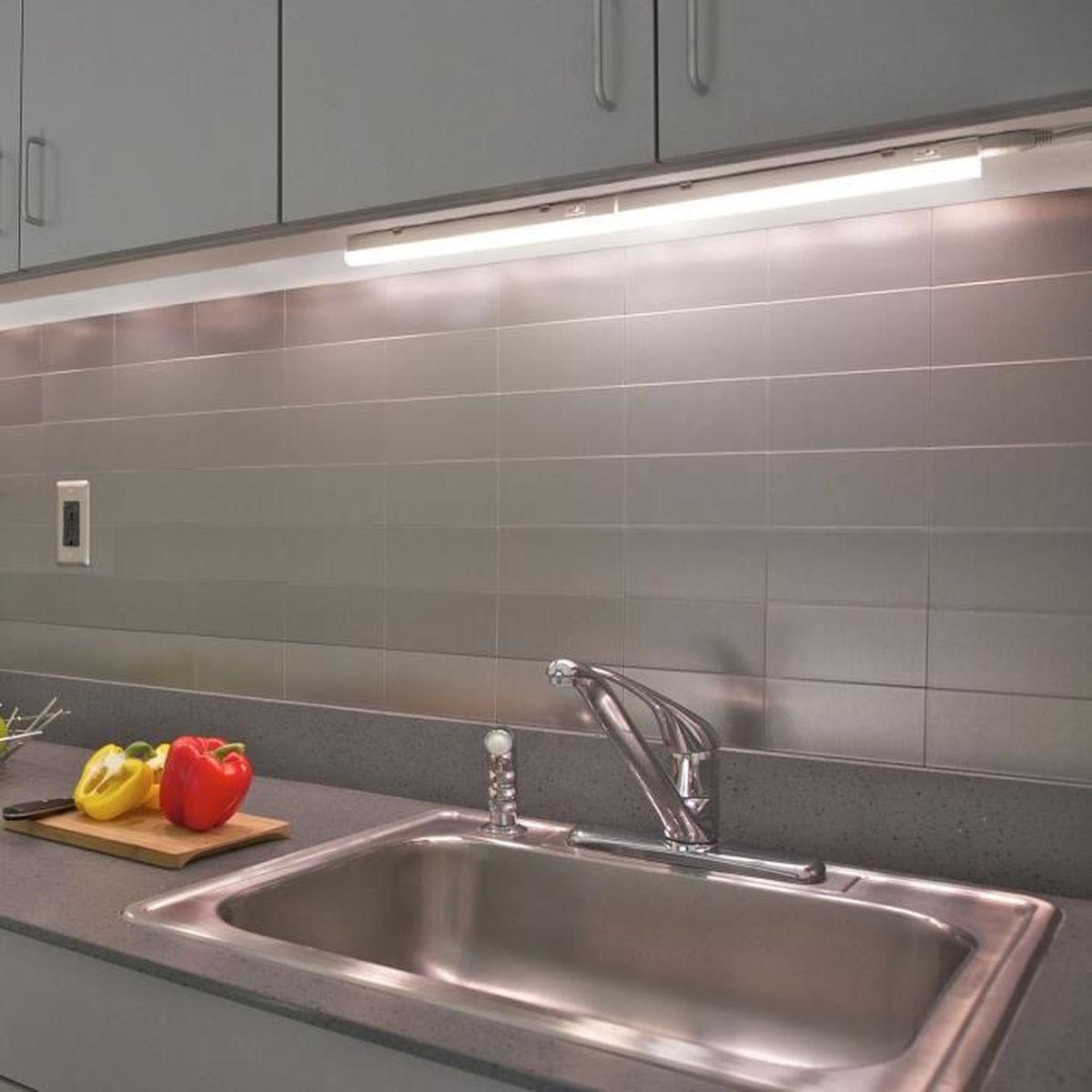 Lampe Reglette A Led De Barre Plan De Travail Sous Meuble Cuisine Led 5w Avec Interrupteur Longueur 313mm Connectable Lot 2 Lampes Achat Vente Lampe Reglette A Led De Bar Cdiscount