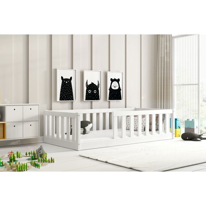 Lit au Sol Enfant 80x160 Bella - Blanc - en Bois Massif Pin avec Barrière de Sécurité Anti-chute et Sommier à Lattes - Montessori Lit au Sol Enfant 80x160 Bella - Blanc - en Bois Massif Pin avec Barrière de Sécurité Anti-chute et Sommier à Lattes - Montessori