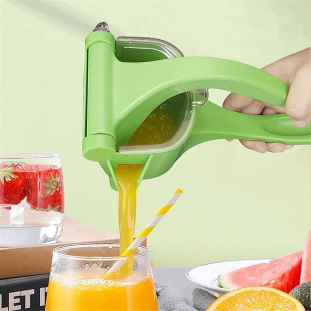 Comprimer Un Fruit Pour En Extraire Le Jus Centrifugeuse Manuelle pour Fruits Multifonctionnel Presse Citron Portable  Presse Agrumes Manuel Robuste et Durable Conception Lourd - Cdiscount Maison