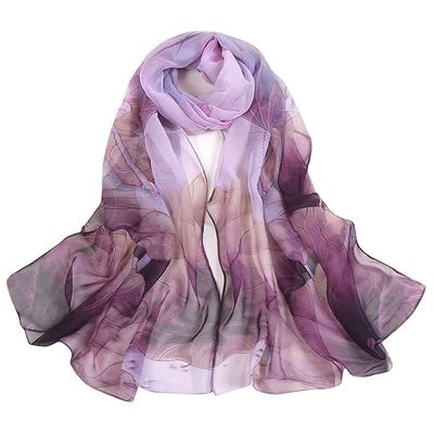 Plongez dans l’élégance absolue avec notre foulard en mousseline