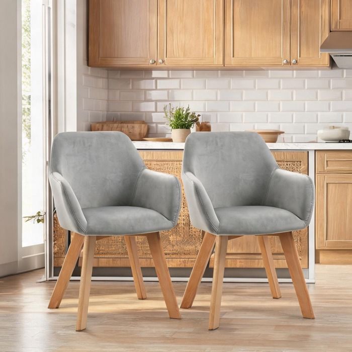 Ensemble de 2 fauteuils salle à manger en tissu effet velours gris pieds bois hévéa design incurvé moderne