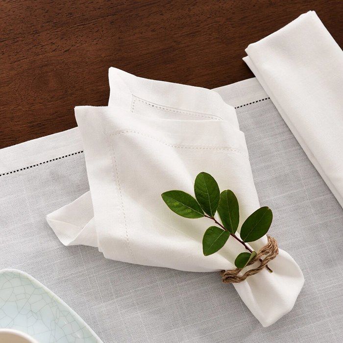 Location serviettes de table blanches (tissu aspect coton) // JOLI JOUR Location serviettes de table blanches (tissu aspect coton) // JOLI JOUR
