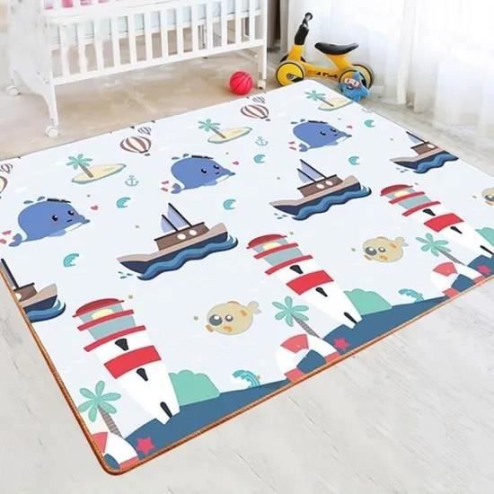 Bebes rampant sur un nouveau tapis