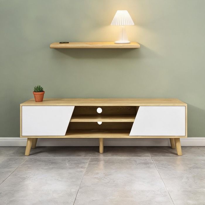 Meuble TV en panneau de particules bois naturel 150 cm pour écran jusquà 65 2 portes et passe-câbles intégrés
