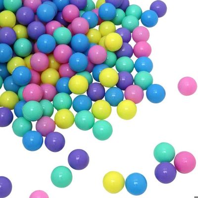 EKNA Lot de 200 balles de Jeu de 5,5 cm de diamètre – Différentes Couleurs au Choix pour Piscine à balles – Balles en Plastique pour bébé