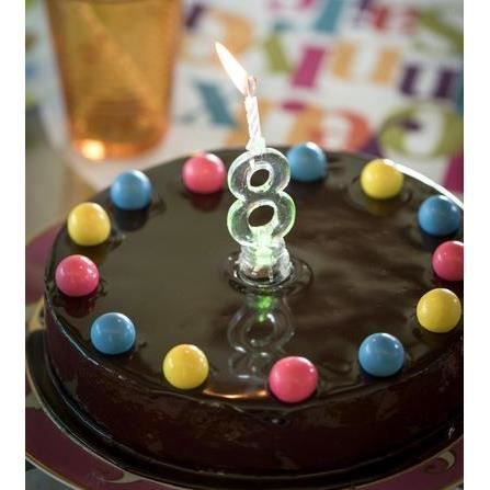 Décoration gâteau anniversaire avec bougie LED chiffre 25