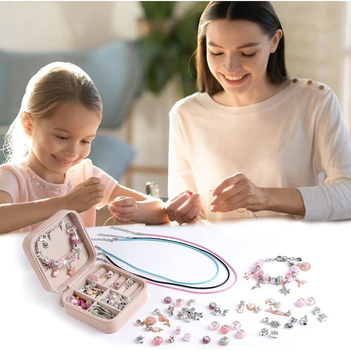 AUAUY Kit De Fabrication De Bracelets à Breloques – Bijoux Pour Filles 5-12 Ans – 66 Pièces – Cadeau Anniversaire Noël