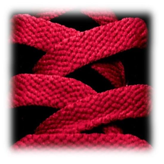 lacet bordeaux plat