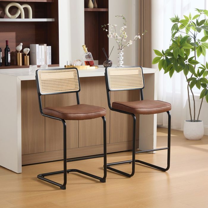 Tabouret de bar - SOGEU - Lot de 2 - Sellerie PU vintage - Dossier cadre bois effet rotin - Pieds métal laqué marron