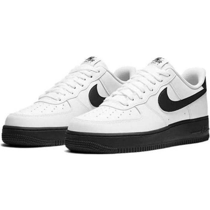 Nike air force 1 noir semelle blanche 2025