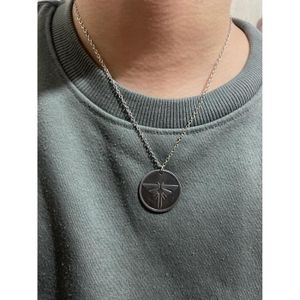 Collier The Last Of Us - Pendentif Rond Gravé Avec Luciole, Acier Inoxydable Argenté