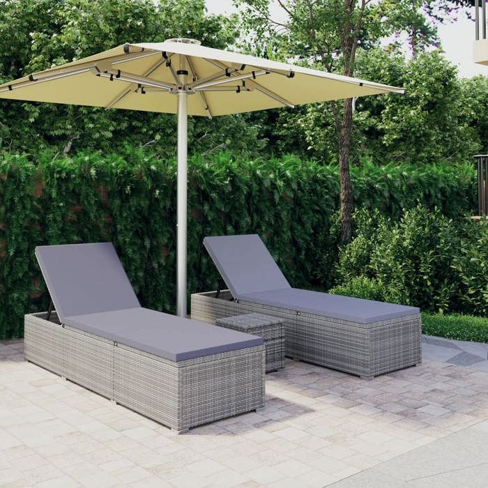 Chaises longues avec table à thé (lot de 3) Bains de soleil Résine tressée Gris LL2982