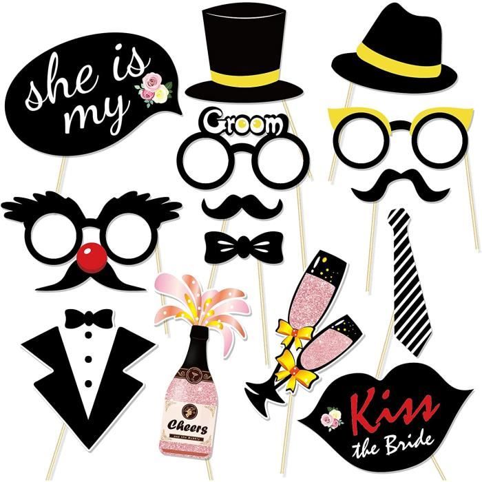 service de voiture à moustache rose