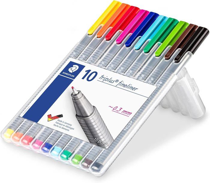 Staedtler Triplus Fineliner - 10 Feutres Pointe 0,3mm - Corps Triangulaire - Étui Chevalet - Idéal écriture Et Dessin