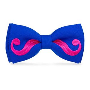 bleu N/œud de naissance en forme de c/œur et de papillons