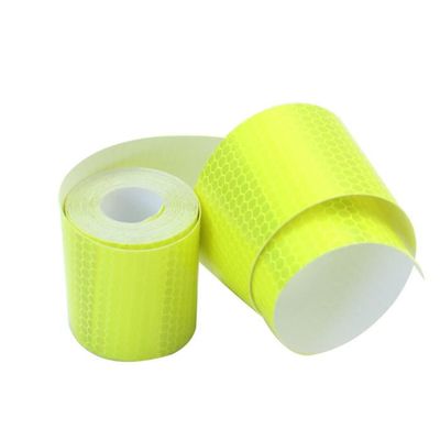 XRVRILE Bande Réfléchissante Autocollante 3 Rouleaux 8 m, Bande Reflechissante Étanche, Autocollant Reflechissant pour Vélo, Casque, Voiture, Poussette (Rouge Blanc Jaune XRVRILE Bande Réfléchissante Autocollante 3 Rouleaux 8 m, Bande Reflechissante Étanche, Autocollant Reflechissant pour Vélo, Casque, Voiture, Poussette (Rouge Blanc Jaune