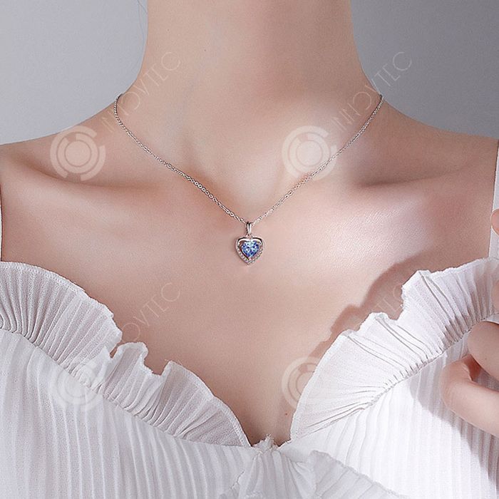 Pendentif Croix Cœur Zircon En Acier Inoxydable 316L - Collier élégant Argenté BlackAmazement