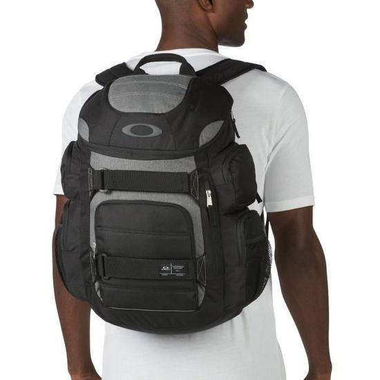 oakley enduro 2.0 30 litre backpack
