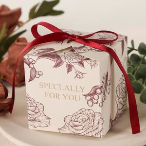 25PCS Boîtes de Bonbon Joyeux Noël et Étiquettes Rubans Bonbonnière  Chocolat en Carton Ballotin Dragée pour Emballage Cadeaux [44] - Cdiscount  Beaux-Arts et Loisirs créatifs