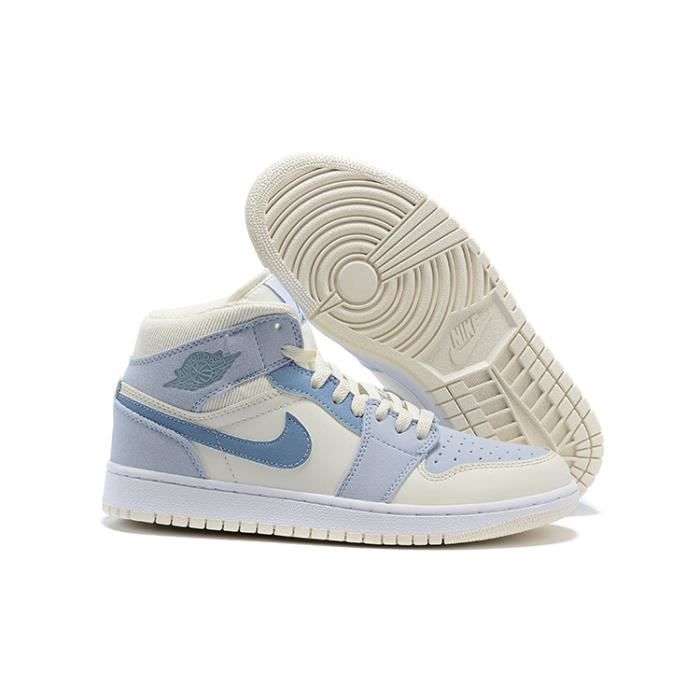 baskets-nikeees-airs-jordans-1-blanc-cass-bleu-clair-chaussures-hommes