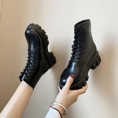 Bottines en cuir verni noir pour femmes lacets Plate forme