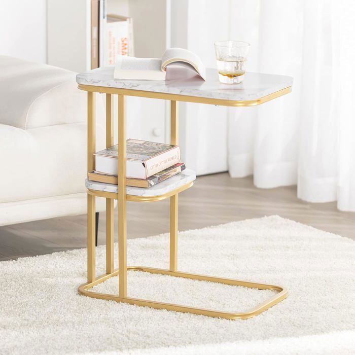 Table d’Appoint Moderne Effet Marbre avec Structure Métal Doré Bout de Canapé Table Basse ou Chevet avec 2 Étagères 50x30x58 cm