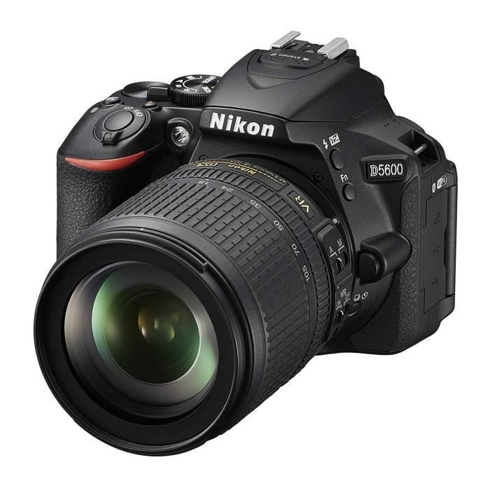 Nikon D5600 + AF-P 18-55 VR Kit de Reflex numérique 24,2 Mpix Noir
