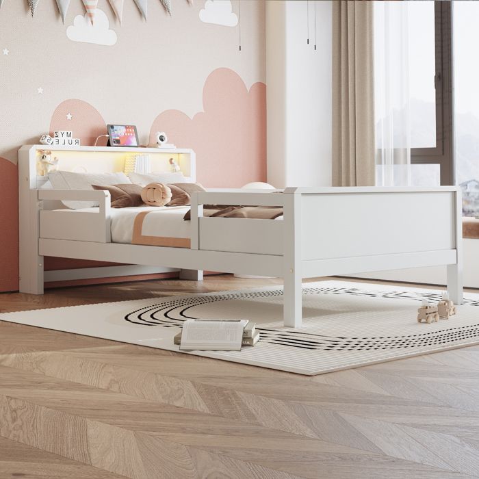 Lit enfant 90x200 cm en pin blanc avec tête à rangement petite LED intégrée et ports USB et Type‑C
