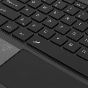 Microsoft Surface Con Windows RT, Immagine Laterale Con La Tastiera Cover Chiusa Theapplelounge Com Microsoft Surface Con Windows RT, Immagine Laterale Con La Tastiera Cover Chiusa Theapplelounge Com