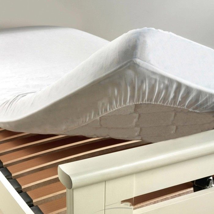 Protège matelas éponge imperméable 140x190 bonnet 30 cm Protège matelas éponge imperméable 140x190 bonnet 30 cm