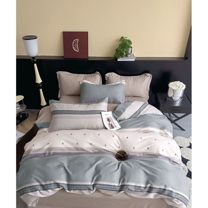 Parure de couette Imprimé double face percale de coton peigné 80 fils/cm² pour lit 140 à 160 - 240x220 - Couleur Multicolor Parure de couette Imprimé double face percale de coton peigné 80 fils/cm² pour lit 140 à 160 - 240x220 - Couleur Multicolor