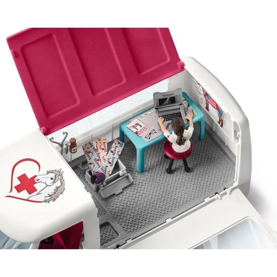 Schleich Horse Club Vétérinaire mobile avec poulain hanovrien 42370