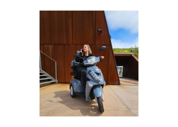 Electroride FASTI 3 max 1000 watts scooter électrique pour pmr bleu — free download