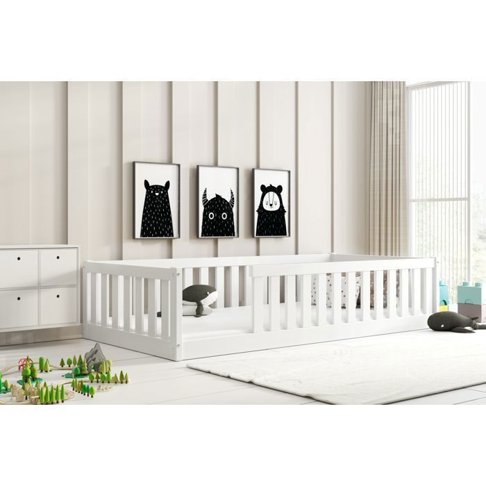 Lit au Sol Enfant 90x190 Bella - Blanc - en Bois Massif Pin avec Barrière de Sécurité Anti-chute et Sommier à Lattes - Montessori Lit au Sol Enfant 90x190 Bella - Blanc - en Bois Massif Pin avec Barrière de Sécurité Anti-chute et Sommier à Lattes - Montessori