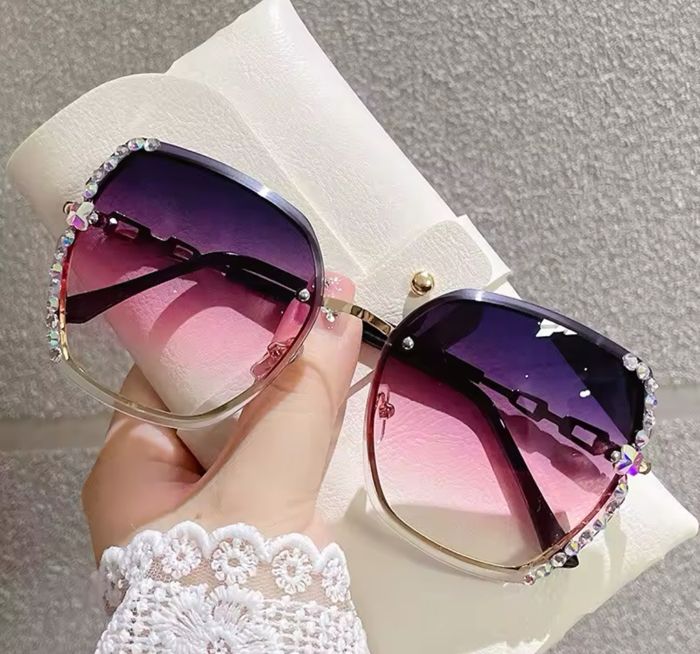 Lunette de soleil femme tendance protection solaire verre strass
