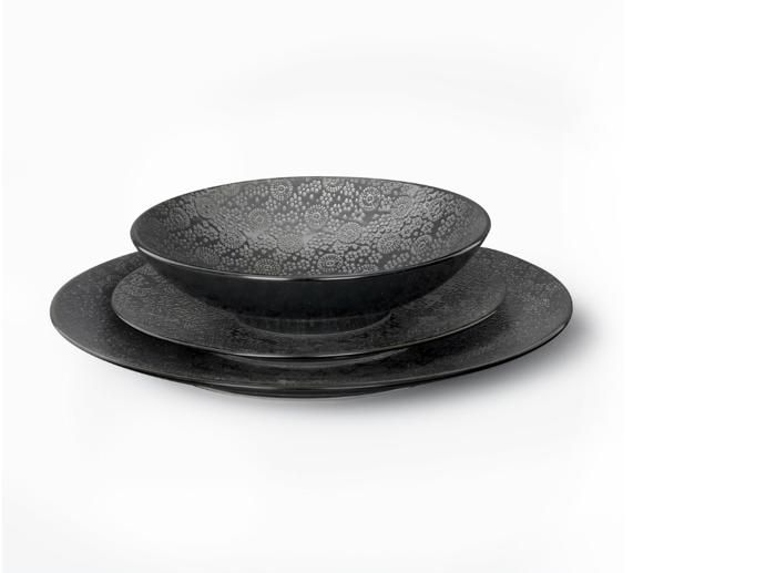 Service de vaisselle - MÉDARD DE NOBLAT - Black Japan - 18 pièces - Grès - Motif floral Service de vaisselle - MÉDARD DE NOBLAT - Black Japan - 18 pièces - Grès - Motif floral