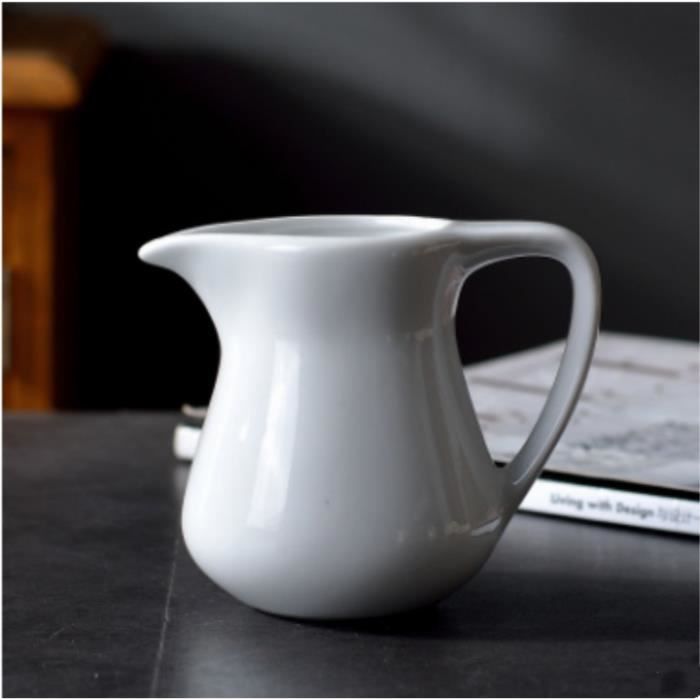 JOLI POT A LAIT PETIT PICHET CERAMIQUE ROULLET RENOLEAU Base St Genis Hiersac D 136493 JOLI POT A LAIT PETIT PICHET CERAMIQUE ROULLET RENOLEAU Base St Genis Hiersac D 136493