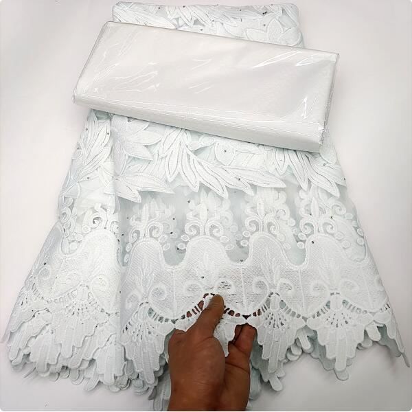 Tissu Dentelle Voile - Dimensions 2,10 M X 1,40 M - Origine France - Neuf - Pour Couture Et Artisanat