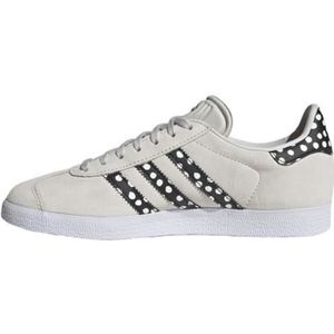 basket adidas dentelle