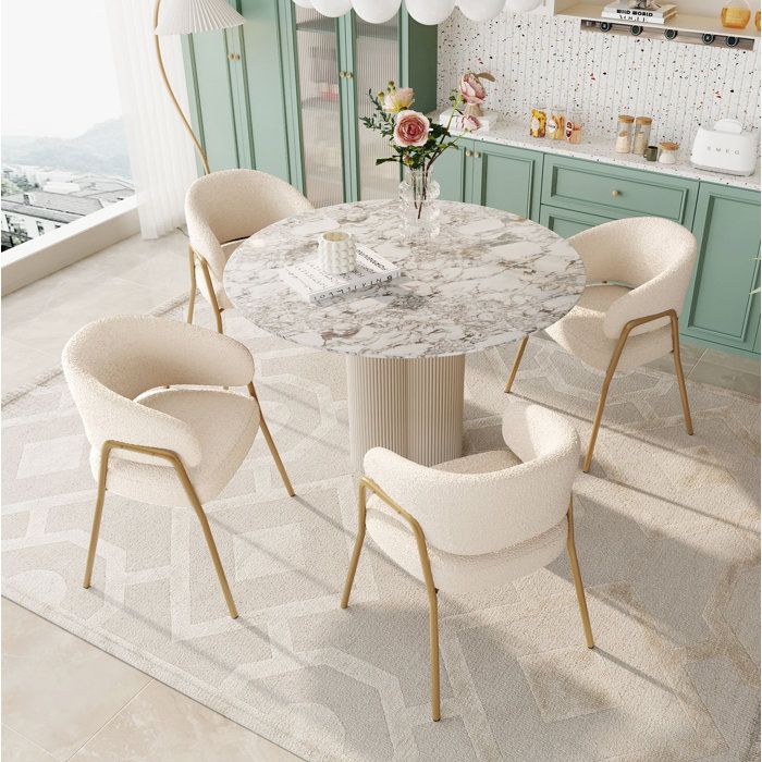 Lot de 4 chaises de salle à manger blanches en polaire effet laine pieds dorés en fer assise rembourrée