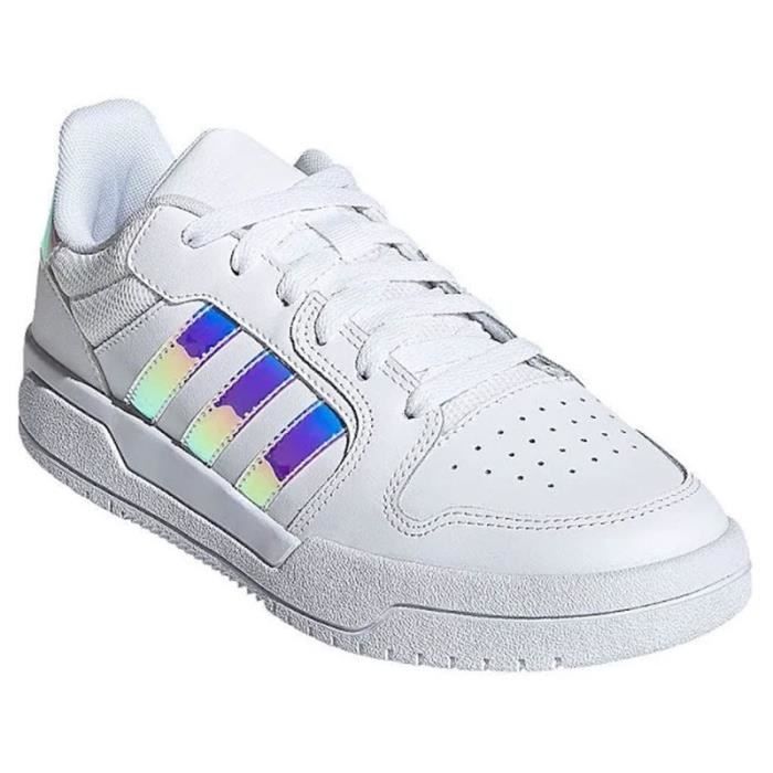 Adidas compense 2025