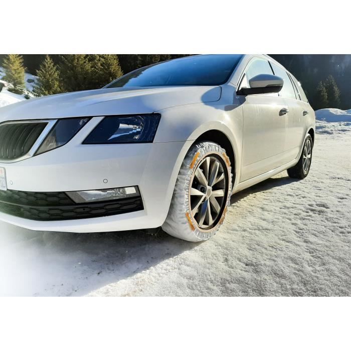 Paire De Chaussettes à Neige Approuvées Pour Pneus 235/55 R18 - Solution Antidérapante Pour Voiture SUV 4x4 Sur Route Enneigée Et Verglacée