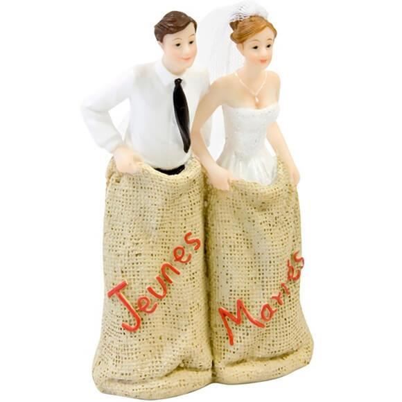 Figurine mariage: Course en sac jeunes mariés (x1) REF/SUJ4975
