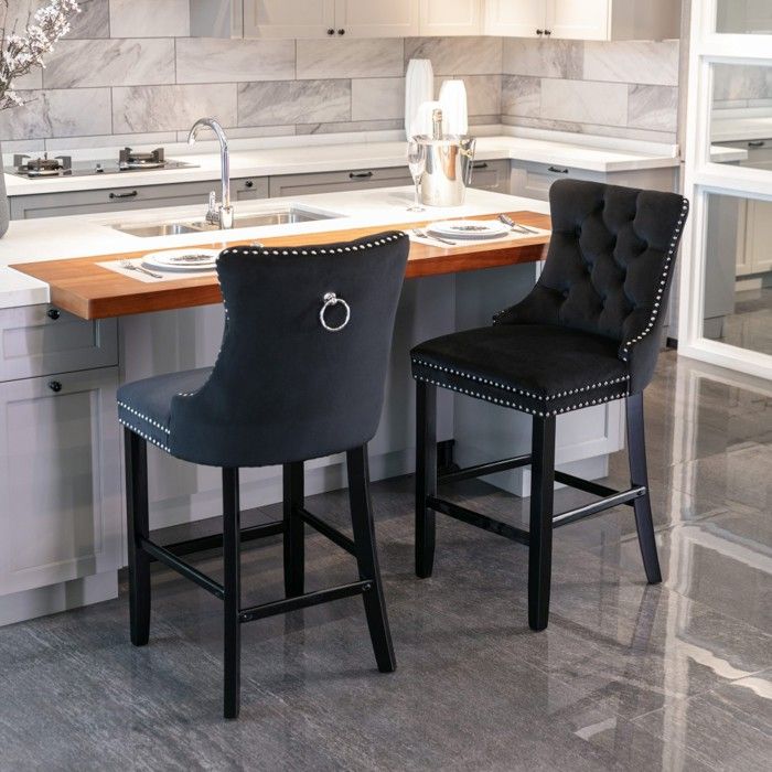Tabourets bar contemporains velours capitonnés pied bois garniture cloutée chromée lot de 2 noir