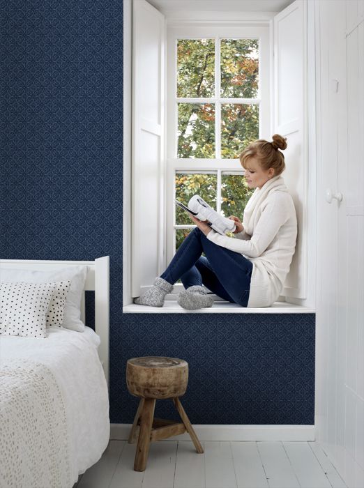 Papier Peint Grandes Et Petites étoiles Bleu Foncé 53 Cm X 10.05 M