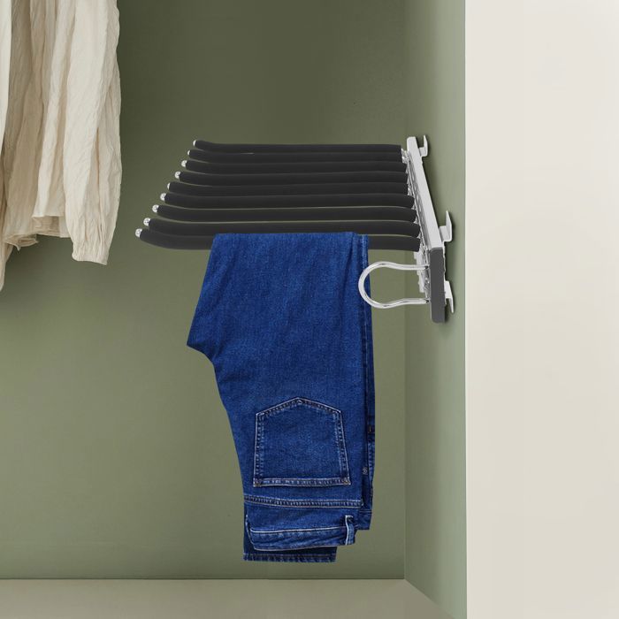 Porte - pantalon standard simple rangée droite noir Porte - pantalon standard simple rangée droite noir