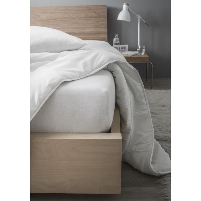 Pack Couette chaude 220 x 240 cm + 2 oreillers 60 x 60 cm recyclés de DREAMEA - ROSA